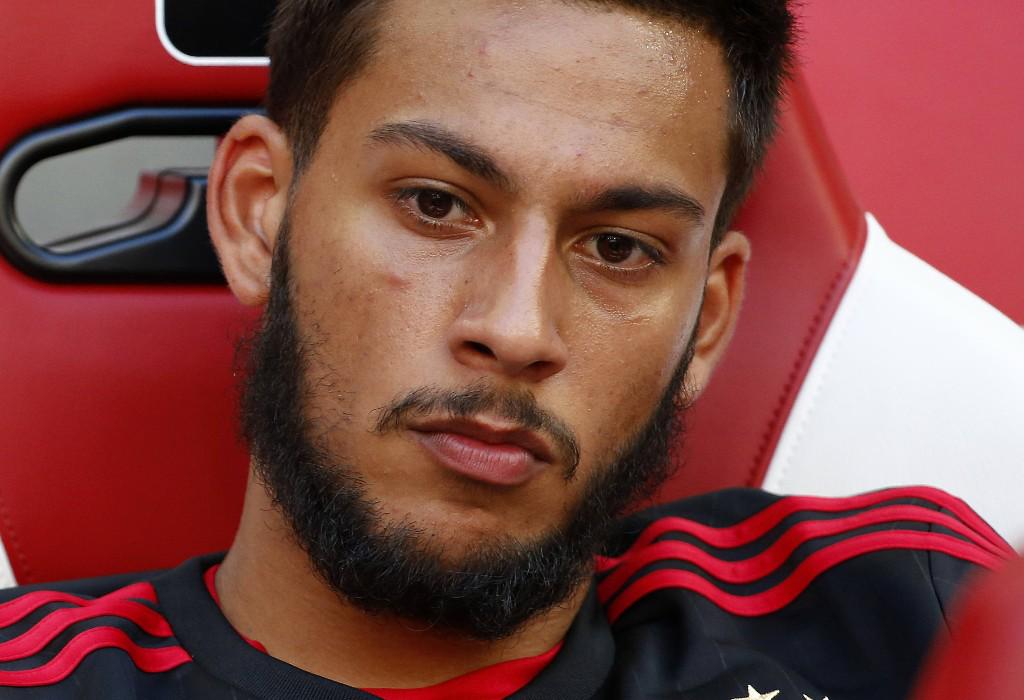 televoetbal's tweet photo. Kieft noemt gedrag Kishna 'misselijkmakend' in Telegraaf-column http://t.co/e8CtbiAUXM http://t.co/rGCArwlx77