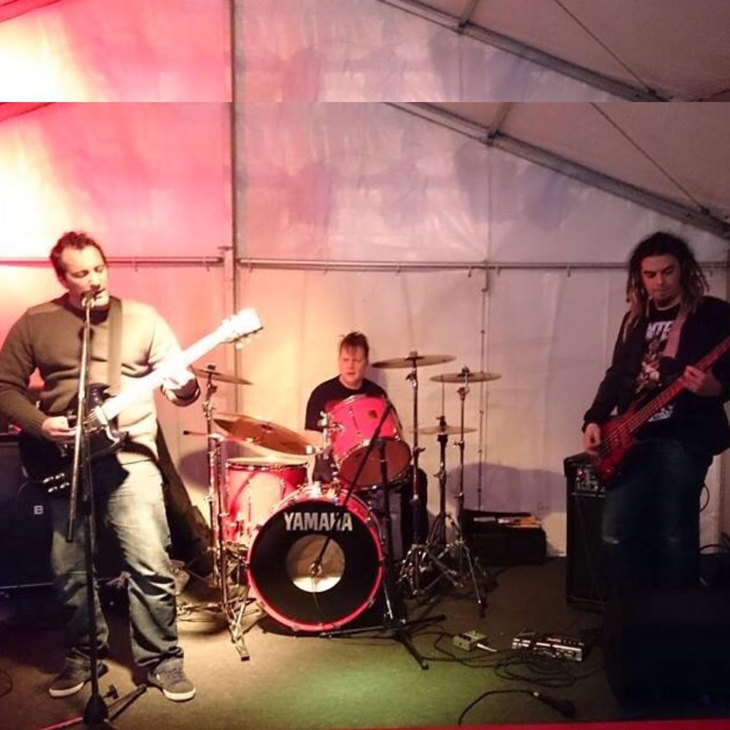 deafrowband's tweet photo. @P5Ashford @DeafRowBand @MinustheRat another gig from platform 5. :)looking fwd to playing with minus the rat soon. http://t.co/6wl70t2zPP