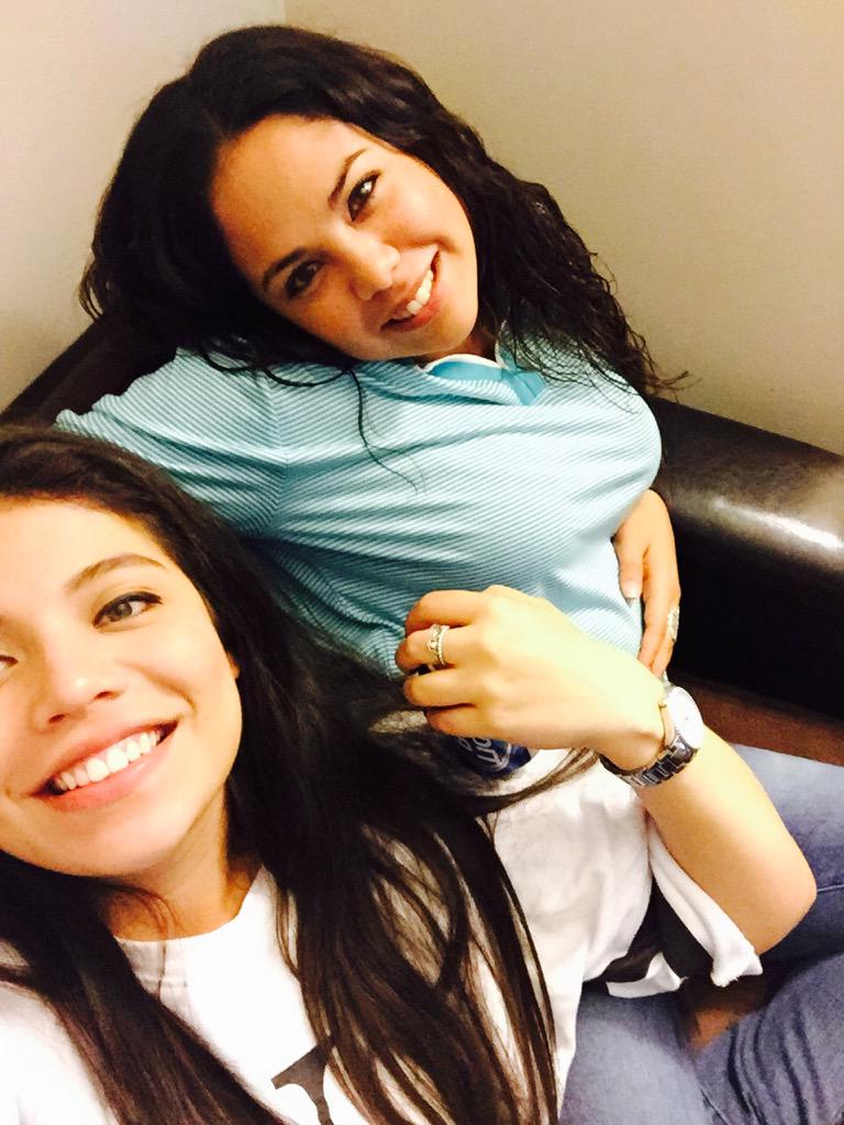 NataliaGPorto's tweet photo. Invasión nostalgia #EFWashington #MissingThem 😔 http://t.co/GPpR3Jz22k