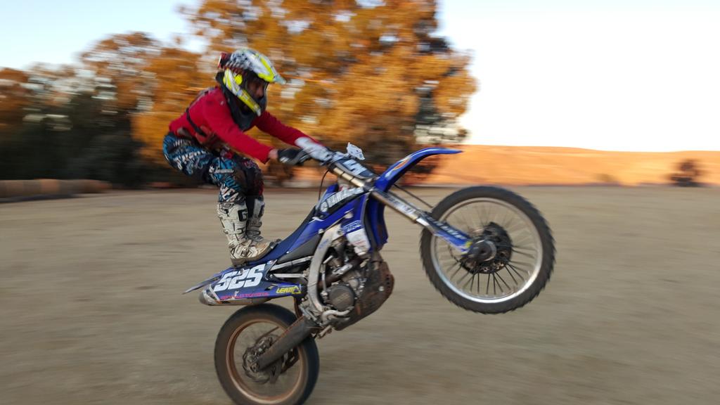CountryTrax's tweet photo. Full speed. Full throttle. http://t.co/uBO0ZmZxid