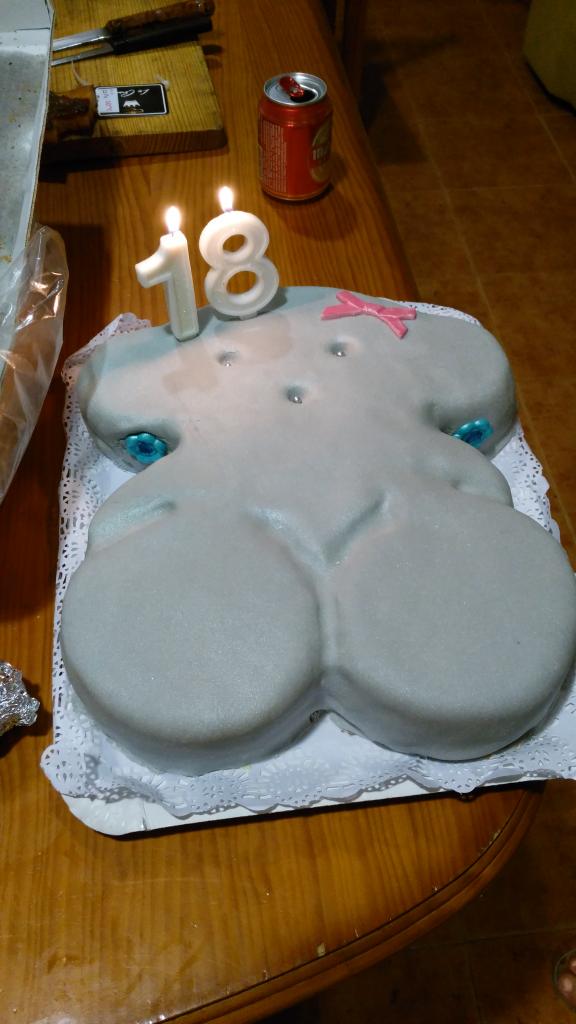 Dancer_cakes's tweet photo. Tarta de TOUS de oreo para celebrar los 18 de mi piliiii @pilargil97 😘😘😘😘 http://t.co/YdsUUCv4Wk