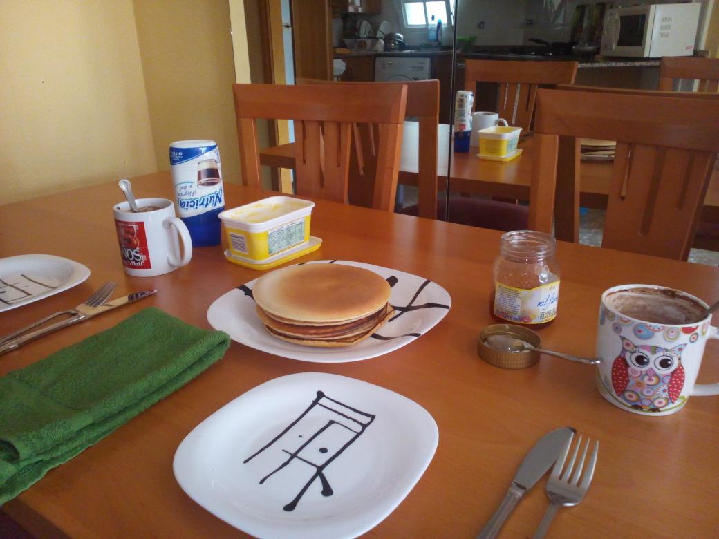 Macaferp's tweet photo. Empezando el día con energía  #tortitas http://t.co/0Z7kmW0Tir