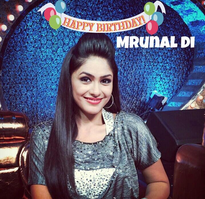 itiskarthini's tweet image. @mrunal0801 Happy Birthday...Keep on smiling like this👌 Wishing you a great year ahead😘#samemonth #sameyear #92babies