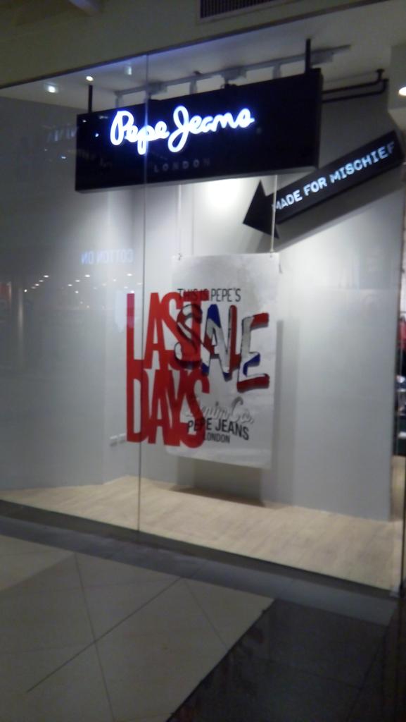 fighterhowell's tweet image. cRYING BECAUSE I WALKED PAST THIS SHOP TODAY