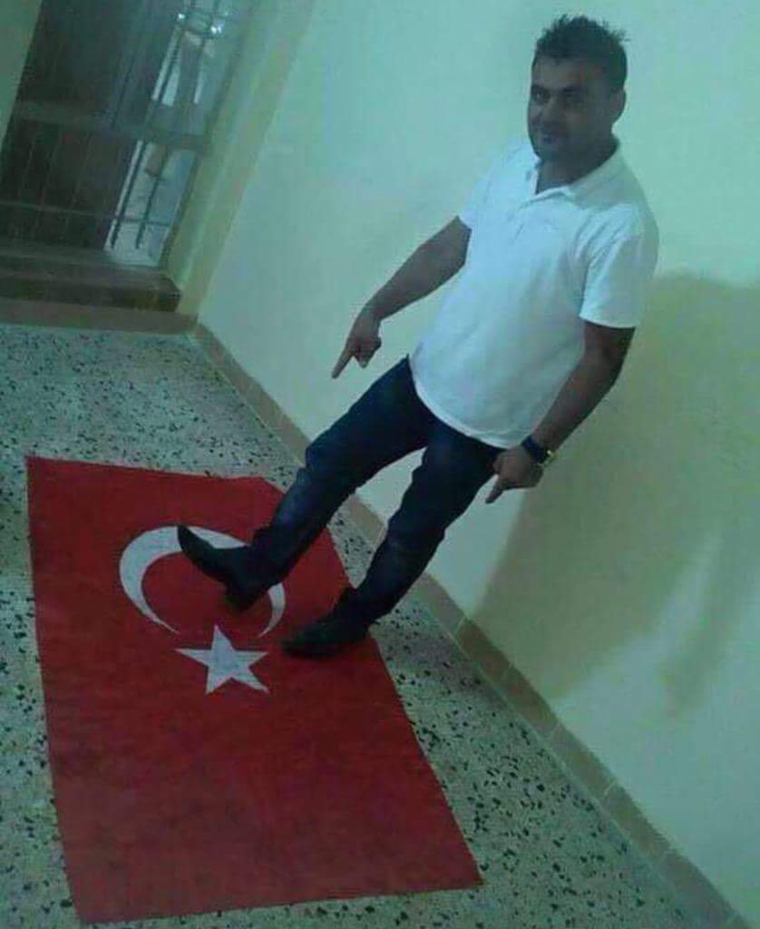 türk bayrağı ayaklar altında