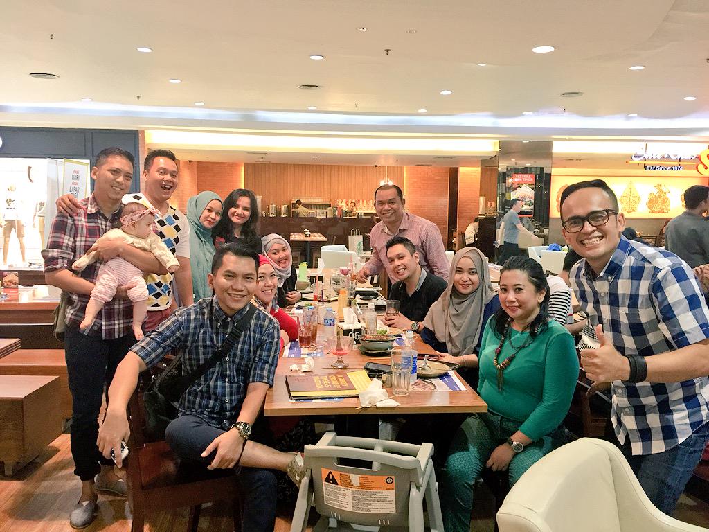 Setelah bilabil dengan IYCS <a href="/IDChangemakers/">IDChangemakers</a> di <a href="/kopioey/">Kopi Oey</a> Sabang, langsung ke <a href="/satekhassenayan/">Sate Khas Senayan</a> FX. SERU!