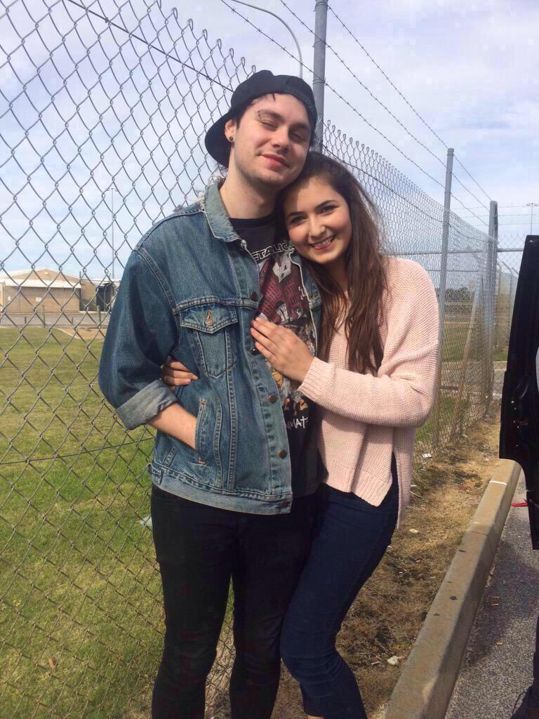 5sosgoals's tweet photo. http://t.co/aIvk4WnhFP