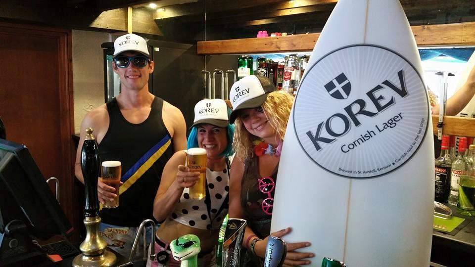 Farmers staff @ Retro Surf Day. Come and win this amazing surfboard. #korevpeople