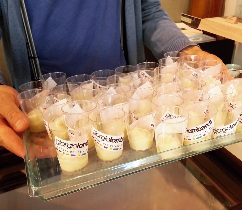 Green tea and earl grey gelato samples. Come and get 'em! All day long at our Mitte store (Alte Schönhauser Str. 50)