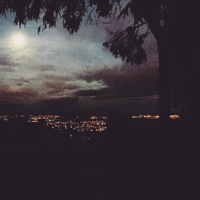 Juanjaramilloe's tweet photo. Amanece en Bogotá y nada me hace más feliz que tener esta vista 🌀 

https://t.co/IZ05If20oj // http://t.co/Dh2vlKXWbB