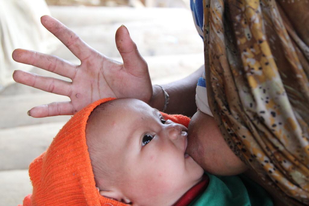 SarahCrass's tweet photo. #Breastfeding is an essential part of @WorldVision #GlobalHealth Strategy #Survive5 http://t.co/54o7ZkwwEq http://t.co/xL3VVfb313