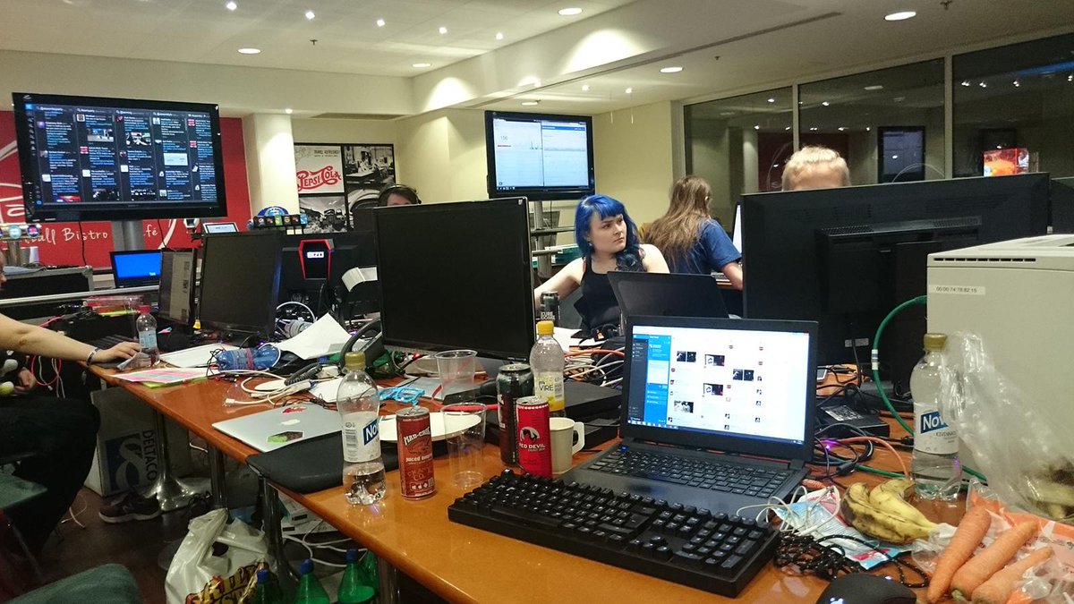 assemblyparty's tweet photo. @yle_eurheilu #somecrew terveisiä http://t.co/bQxEE4Jy16