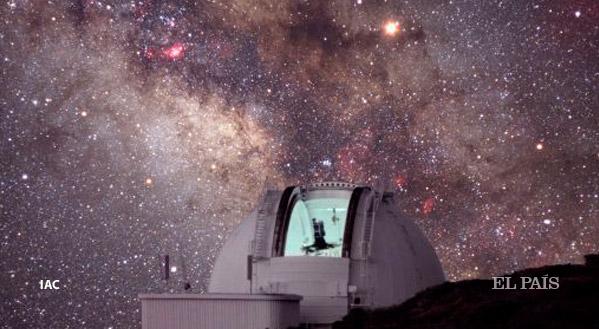 el_pais's tweet photo. El espectáculo está en el cielo http://t.co/BGwF1uW5YB Las estrellas lucen más en verano. Descubre desde dónde verlas http://t.co/rJgnhbCNuK