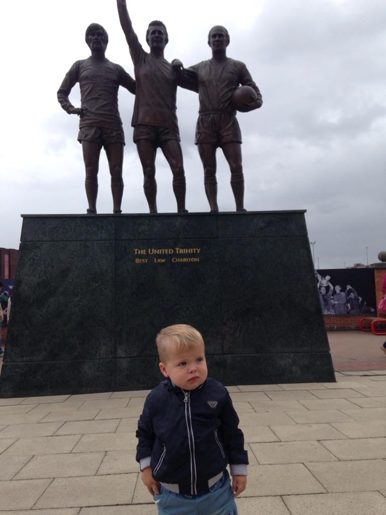 SM1T_82's tweet photo. @ManUtd my son Lennox today , his first time @ old Trafford and his 1st kit . #manutd http://t.co/CeRwaGLQND