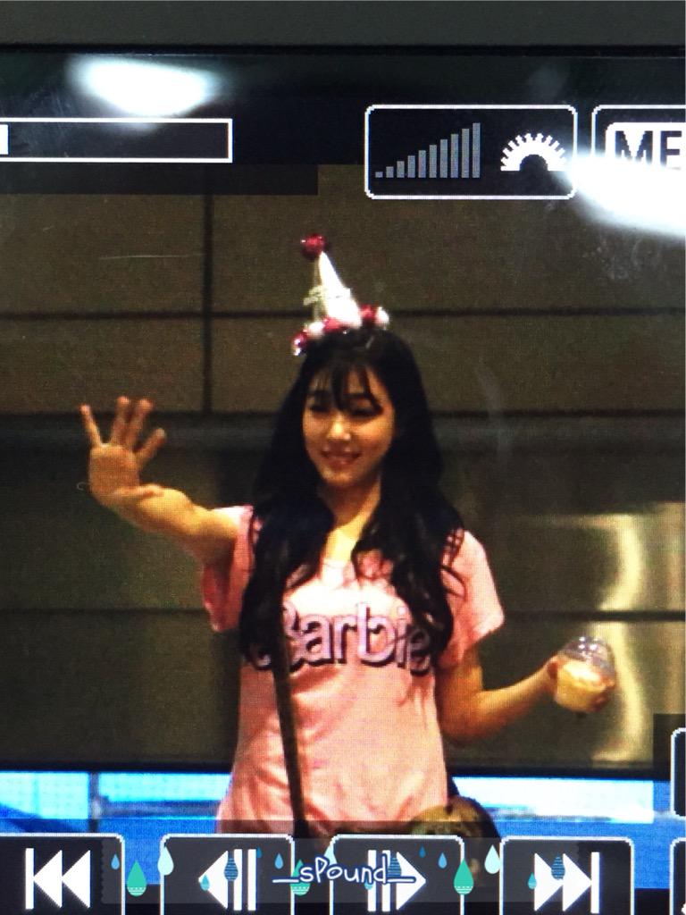 [PIC][01-08-2015]Tiffany tham dự "Tiffany's Birthday Party" tại SM COEX Artium vào hôm nay - Page 2 CLU_uwtUsAAgELs