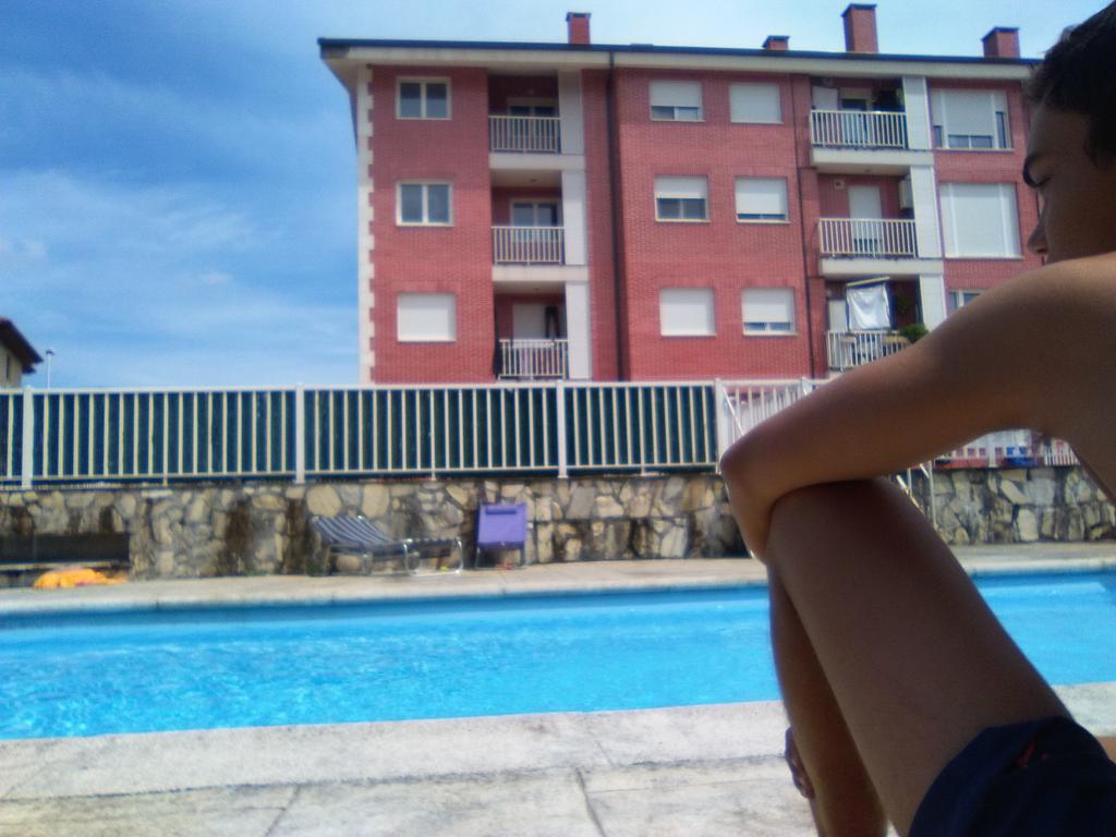 ibonfer's tweet photo. En la piscinaca http://t.co/u7WD8lJutx