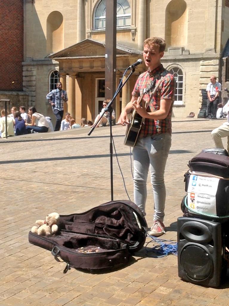 sydneydxb's tweet photo. @_MattRuss_ pleasure to hear your rendition of 'Every teardrop is a waterfall' in Oxford. Cheers! @coldplay #Busking http://t.co/U4A3rDhcSh