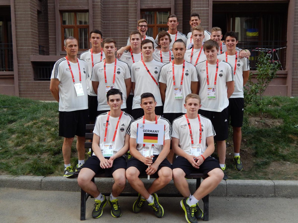 TimZillmer's tweet photo. Bronze-Minuten beim #EYOF2015 auch Handball-Jungs schlagen zu 31:19 vs Norwegen - klasse! #WirfuerD @DOSB @DHB_Teams http://t.co/5hC58BT5yn