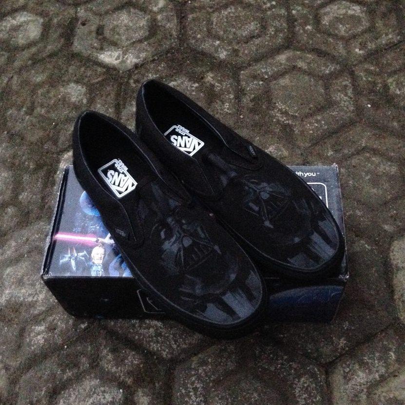 #Consignment ! Vans Slip-On x Star Wars "Darth Vader" sz 8,5 BNIB IDR 1.150.000 <a href="/Allpremstore/">Allpremstore</a> <a href="/AllDaySneakers/">A.D.S</a>