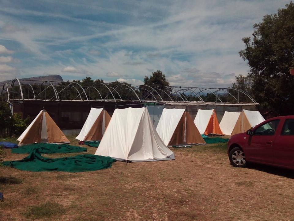 GSXIILinajes's tweet photo. Aquí seguimos de pos-campamento, secando las tiendas!! :) http://t.co/GltRQkhbHG