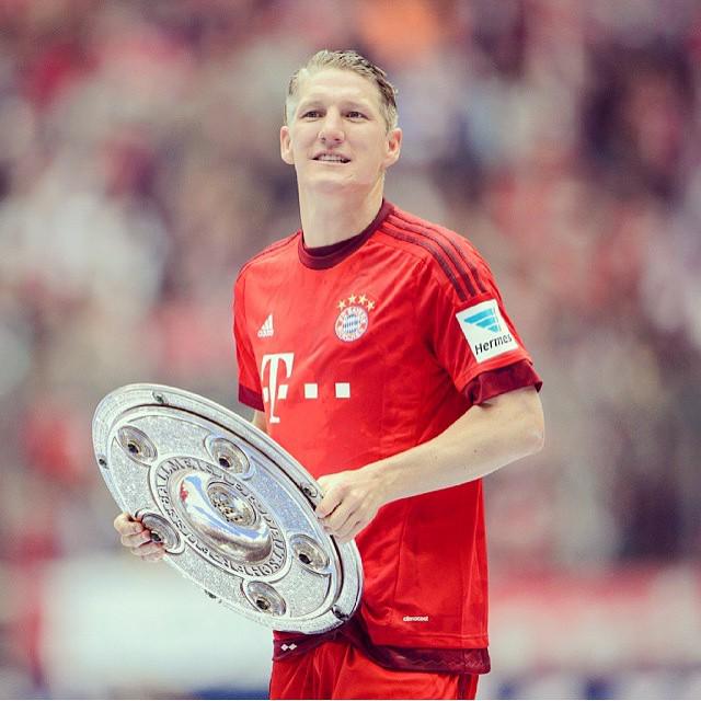 FanniFCB's tweet photo. Alles Gute zum Geburtstag #Fussballgott !😀🎂
@BSchweinsteiger http://t.co/NrXd6Tlruf