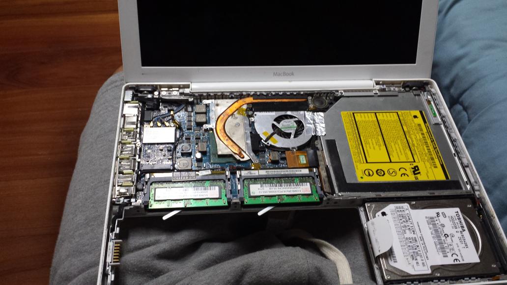 tenesaca11's tweet photo. La mejor  tecnología  y reparación  de tu laptop  sólo en computer service jt http://t.co/BMBJEQ4L5g