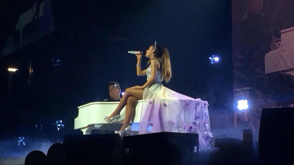 GrandePoland's tweet photo. The Honeymoon Tour w Albany (31 lipca) http://t.co/JRTSGT0eD5