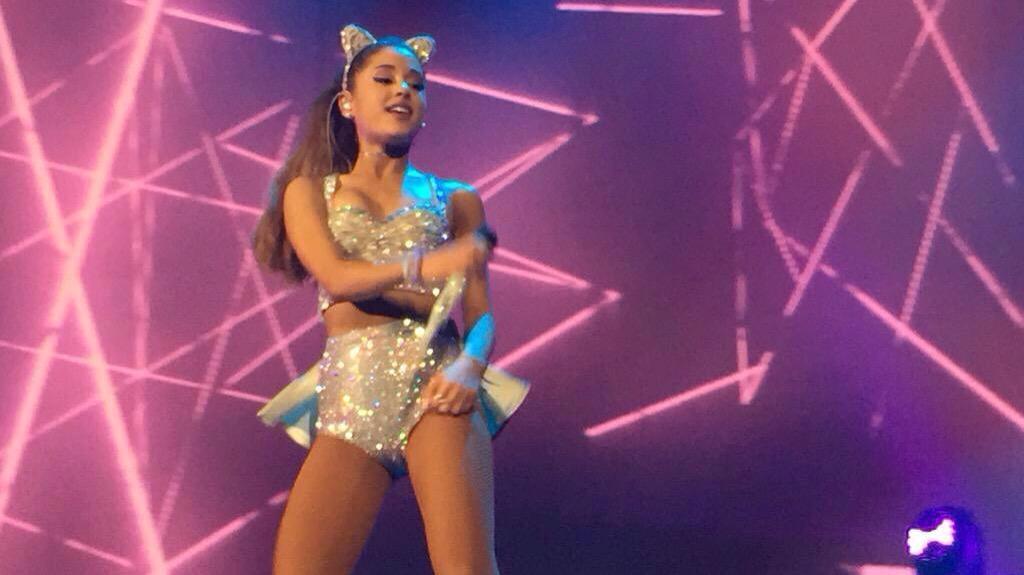 GrandePoland's tweet photo. The Honeymoon Tour w Albany (31 lipca) http://t.co/JRTSGT0eD5