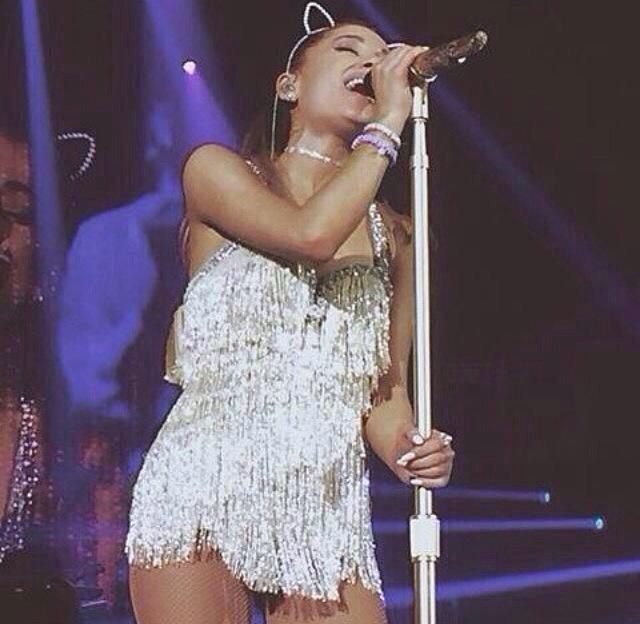 GrandePoland's tweet photo. The Honeymoon Tour w Albany (31 lipca) http://t.co/rh8W4hAH1x