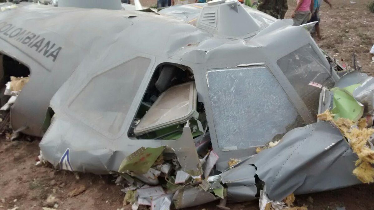 rcnradio's tweet photo. En Codazzi, Cesar, permanecen los once cuerpos de la Fuerza Aérea Colombiana http://t.co/L5S00DCjLt http://t.co/PLu9q0kxUK