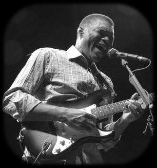 HAPPY BIRTHDAY to Robert Cray, prime mover of the 80s Blues Revival and a worldwide star toda /buff.ly/1IrYzwX 