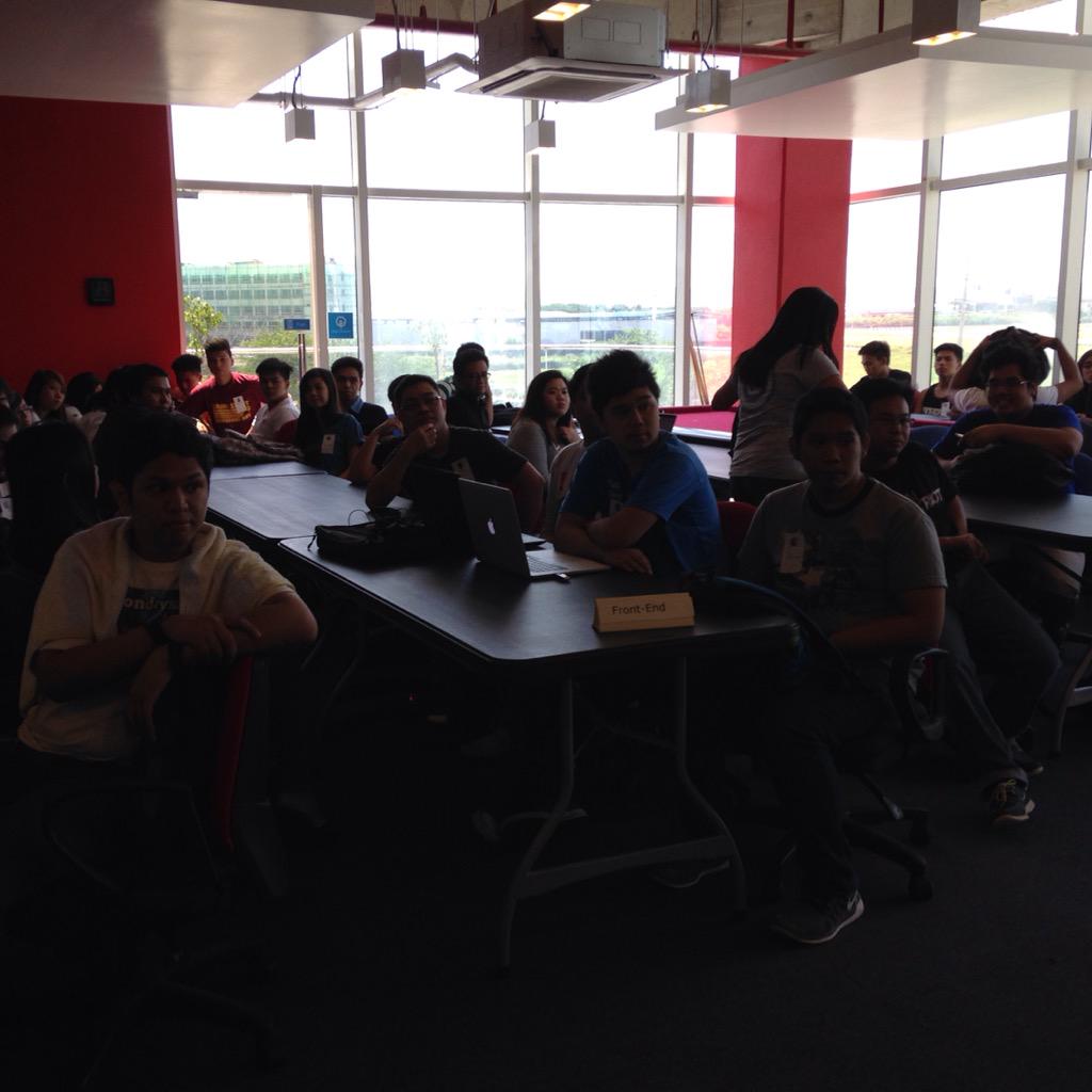 petixe's tweet photo. happening now #pampdev learn with mentors http://t.co/sw0rAJa8p0