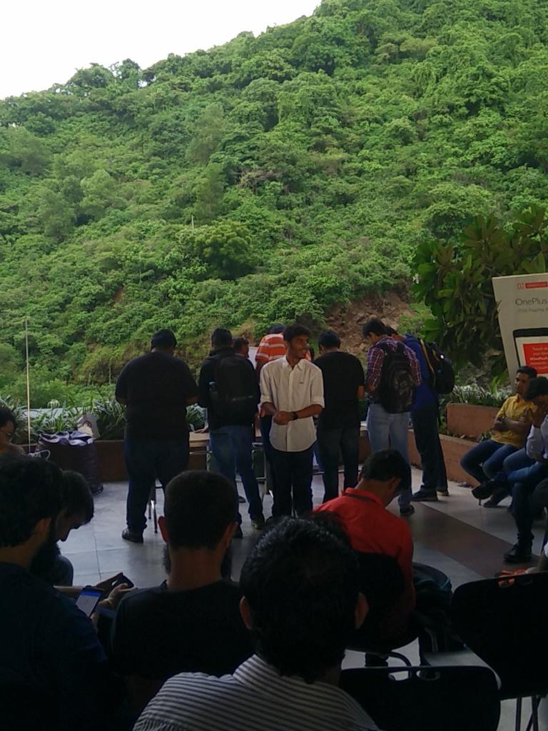 Gandhot's tweet image. #oneplusfanmeet #techdroid blogger