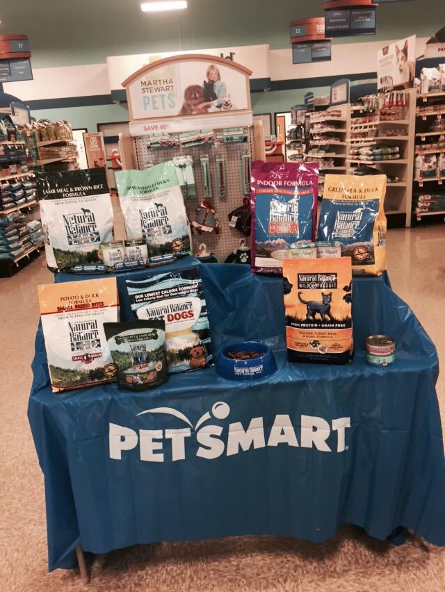 hrpicos's tweet photo. The Pittsburgh Mills is ready to rock with Natural Balance today! http://t.co/loWycMZR6d