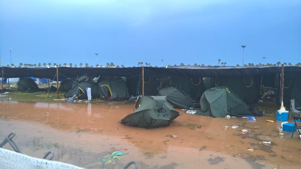Kaoyoshi83's tweet photo. @ArenalSound ole! trato nefasto que ofreció #ArenalSound, ningún tipo de ayuda por parte del personal. #BarrizalSound http://t.co/zfjft9GdHN