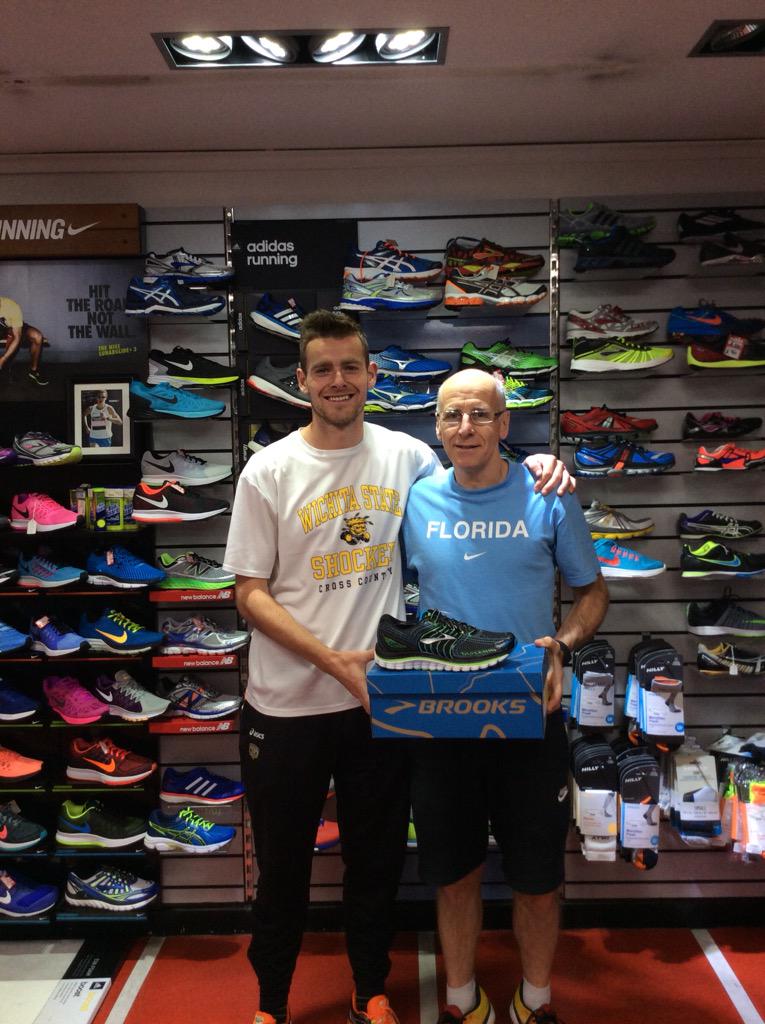 We are happy to announce that we are now sponsoring Ireland's latest sub 4minute miler Tomás Cotter!