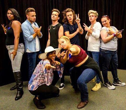 AreNotFriends's tweet photo. #OTRATour #LarryStylinson #LarryIsReal #OneDirection http://t.co/QsfVLarohS