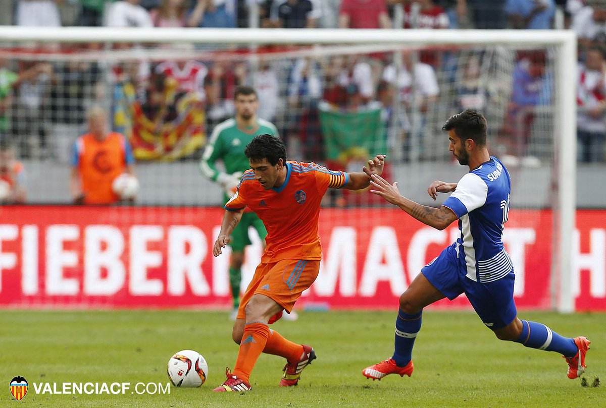 valenciacf's tweet photo. El @ValenciaCF cayó derrotado en los penaltis ante el @FCPorto #VCFonTour2015 http://t.co/p1lVexUGrH