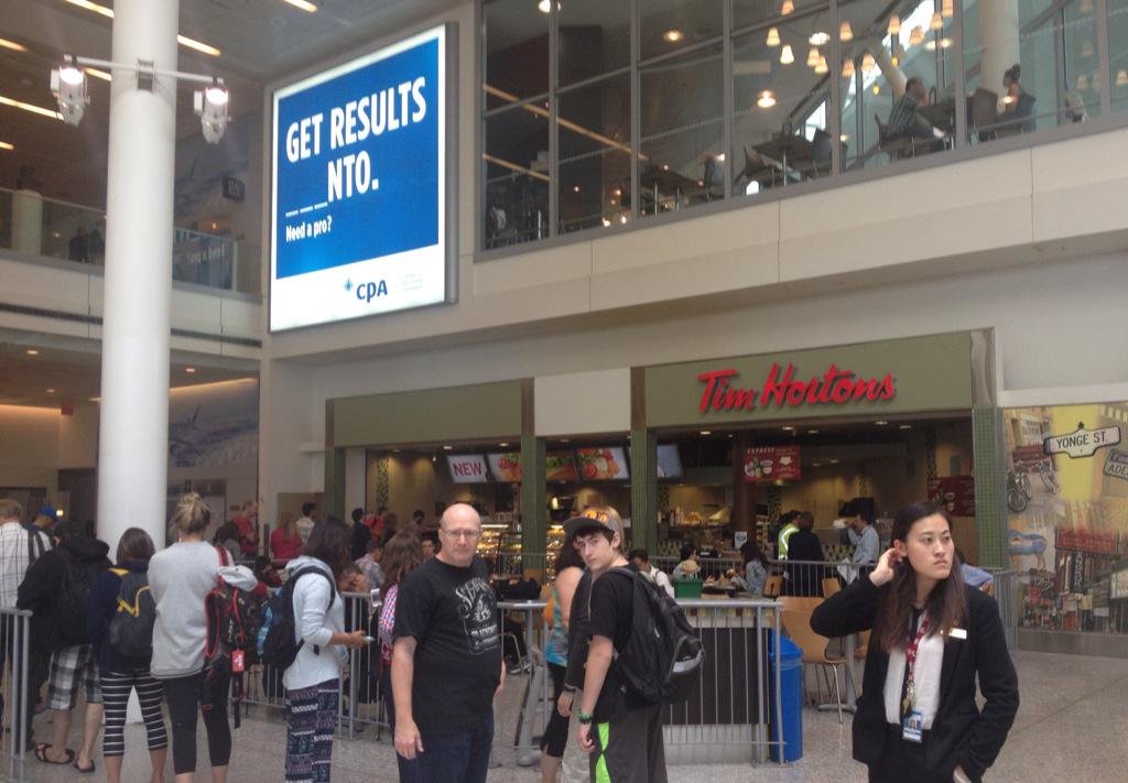 RocknRoll_JJ's tweet photo. Already waited 25 minutes- worst @TimHortons in the Country @HMSHost @TorontoPearson - giving up going to @Starbucks http://t.co/97iEXvBhk3