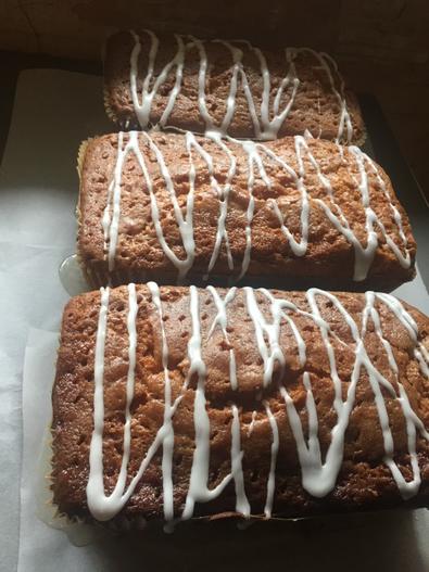gardenatmells's tweet photo. Fully clothed Lemon Drizzle! http://t.co/cuQD1iLN5E
