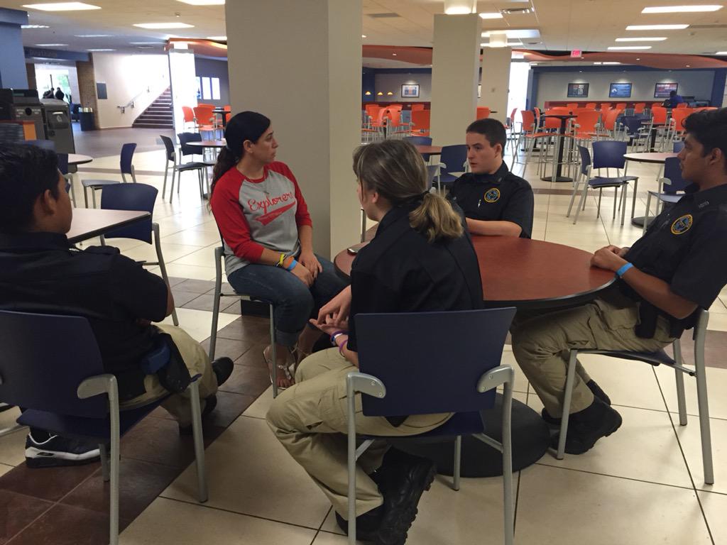 HPD_Explorers's tweet photo. Midwest Post 7277 going over strategy #HPDExplorers #tleeaa http://t.co/0YQaXrwYaG