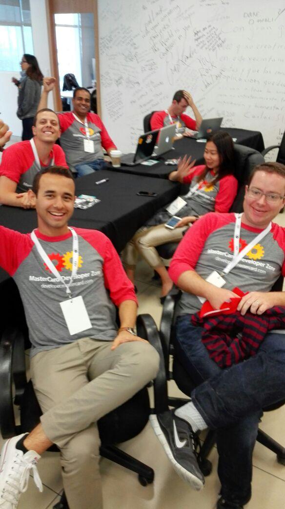 Telcel's tweet image. El @AngelHack comienza en Telcel @CTINMexico. ¡Mucha suerte a todos! #Hackathon #mastersofcode @MasterCardMex