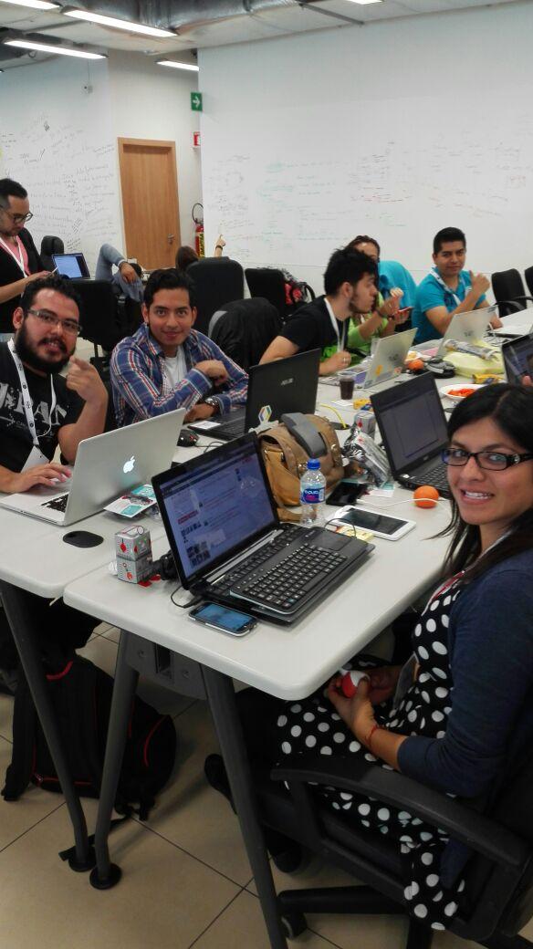 Telcel's tweet image. El @AngelHack comienza en Telcel @CTINMexico. ¡Mucha suerte a todos! #Hackathon #mastersofcode @MasterCardMex