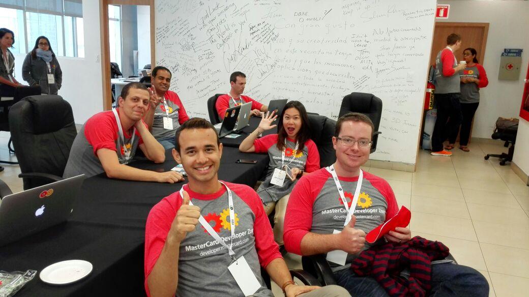 Telcel's tweet image. El @AngelHack comienza en Telcel @CTINMexico. ¡Mucha suerte a todos! #Hackathon #mastersofcode @MasterCardMex