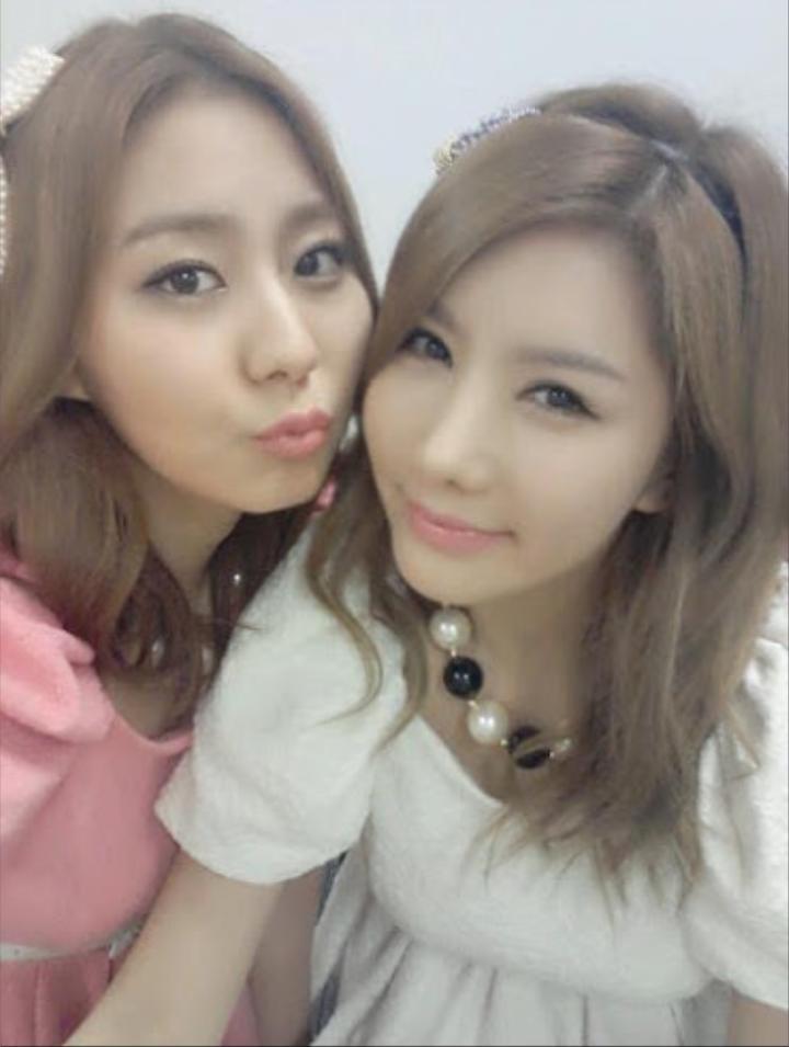qUEEn_ieee's tweet photo. Happy Birthday to Uee's Wifey Jungah!
( ˘ ³˘)❤ #JUNGADAY http://t.co/C6LF7ITrMX
