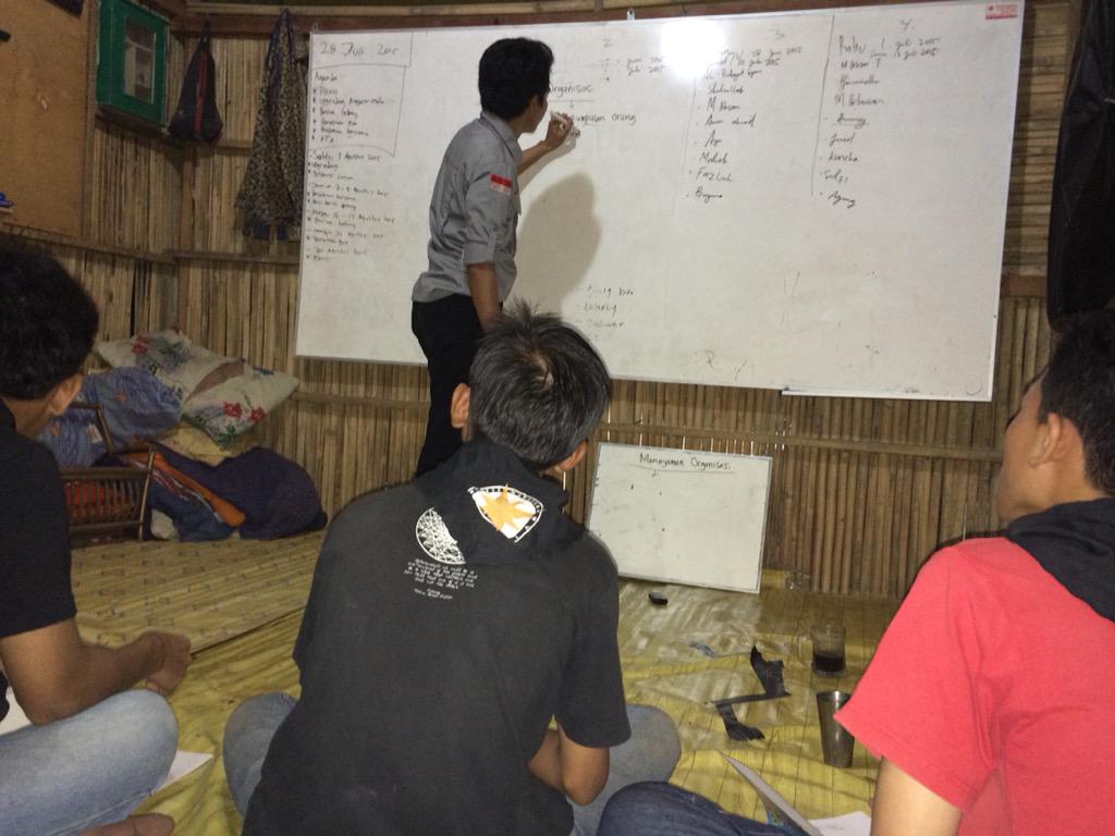 rightness_PA's tweet photo. "Di malam minggu mengisi ilmu" #upgradingPengurus 😇 http://t.co/VXbzRN8uCL