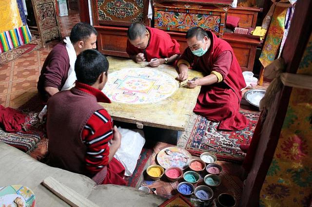 charukesi's tweet photo. Because it's that time of the year when #Ladakh is on everyone's minds #monks #monastery #Buddhism #Thiskey #mandala http://t.co/IzGzW0TvuU
