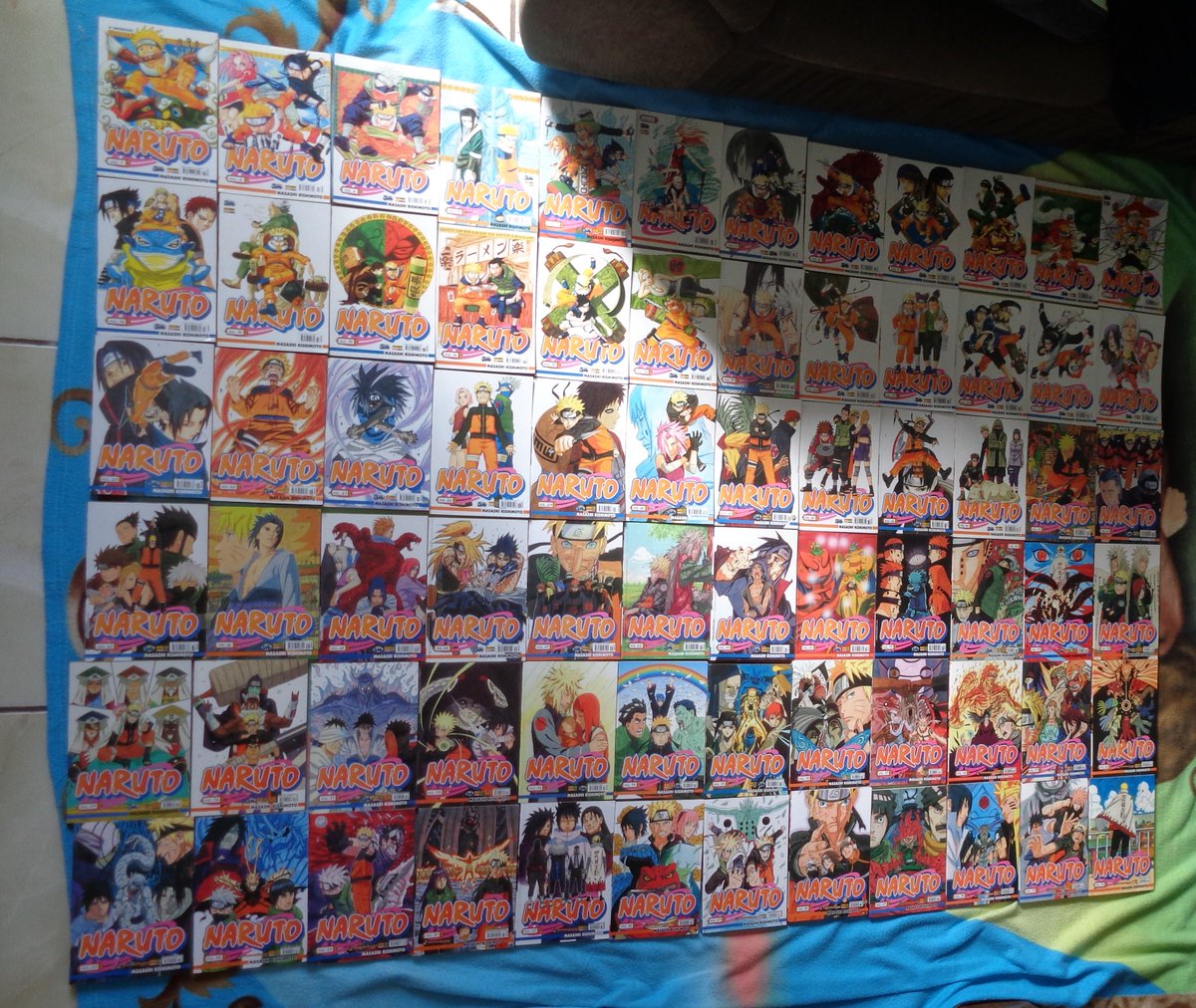 Jtp11's tweet photo. Amazing! A dream come true! #Narutomanga #collectioncompleted http://t.co/BhFbHbbQ9M