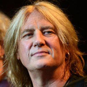 Big Happy Birthday Joe Elliott !!!       