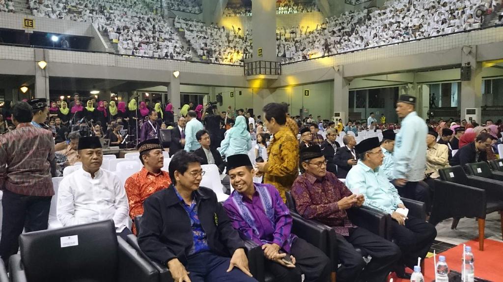 Humas_depok's tweet photo. Walikota @Nur_Mahmudi hadiri pembukaan MTQ Mahasiswa Tk Nas di Balairung UI Depok @pemkotdepok @univ_indonesia http://t.co/maDIyyBhIE